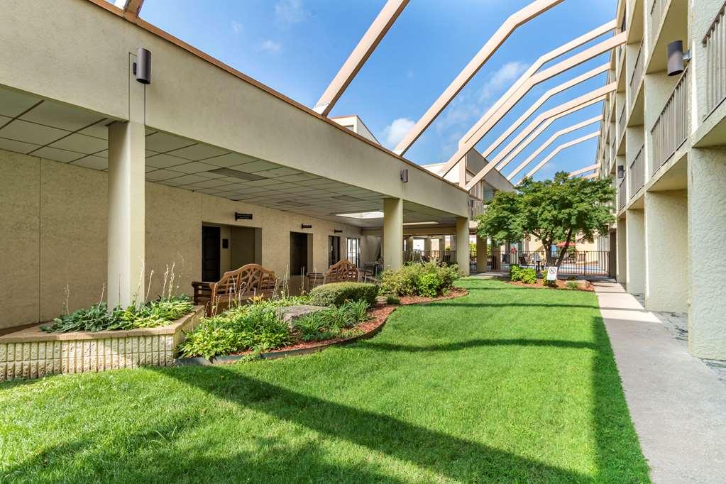Econo Broken Arrow-tulsa Hotel