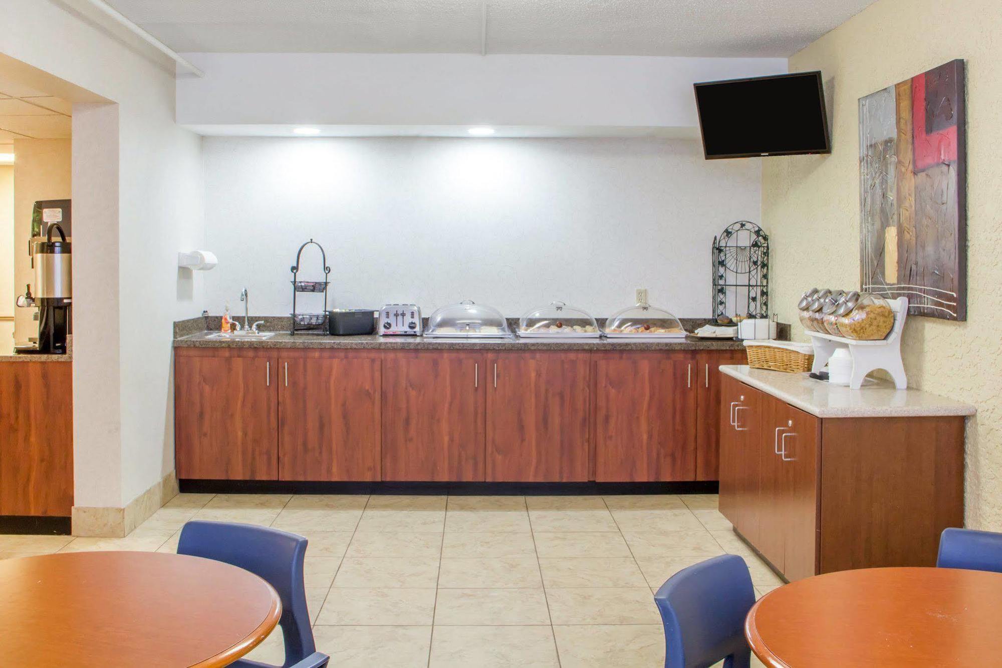 Hotel Econo Broken Arrow-tulsa 2*