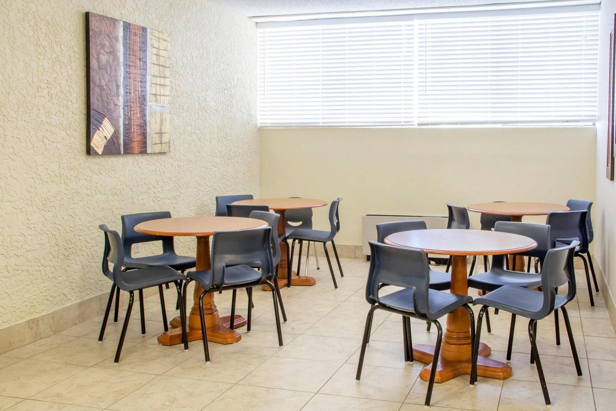 Hotel Econo Broken Arrow-tulsa Broken Arrow
