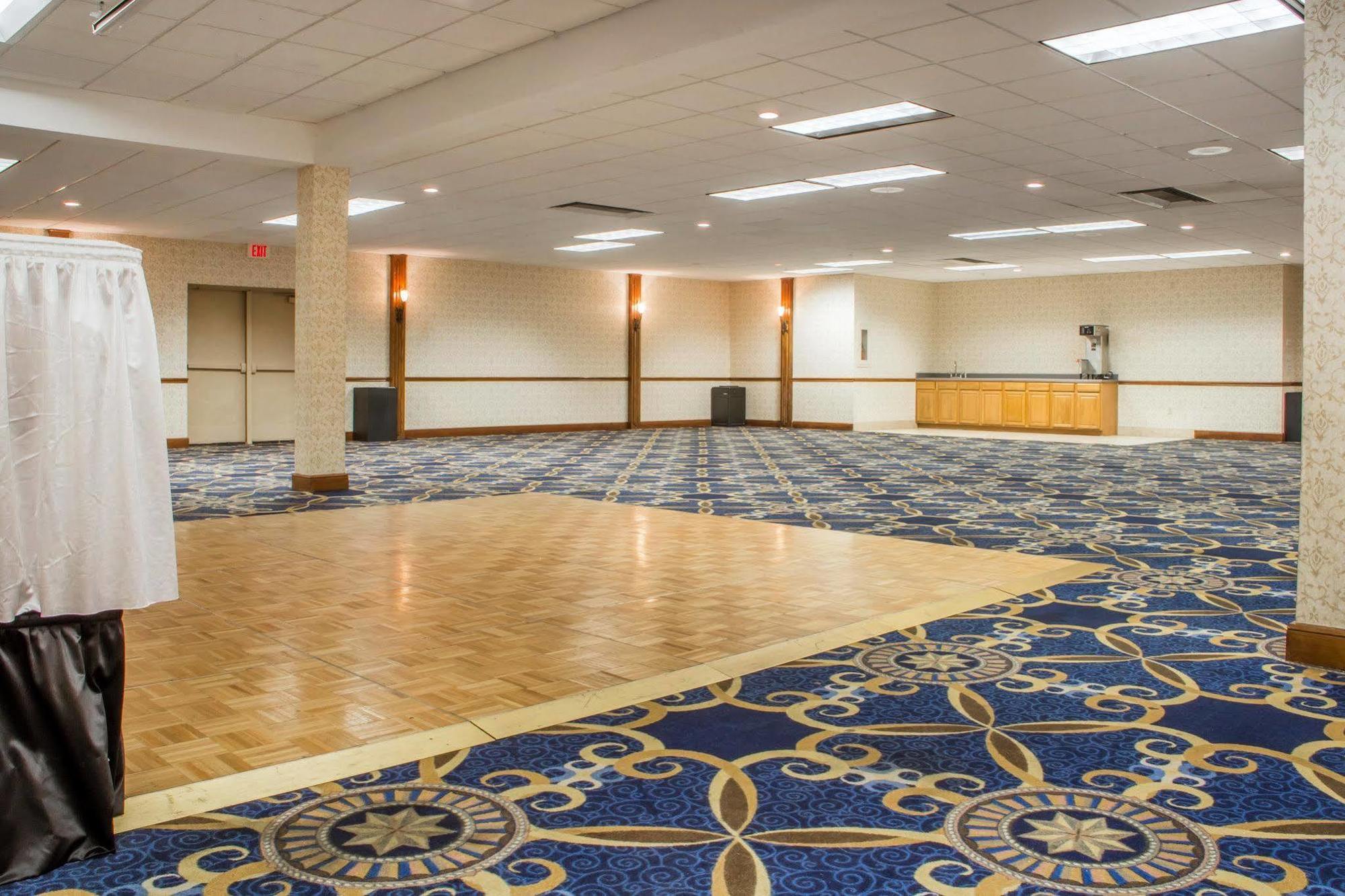 Econo Broken Arrow-tulsa Hotel